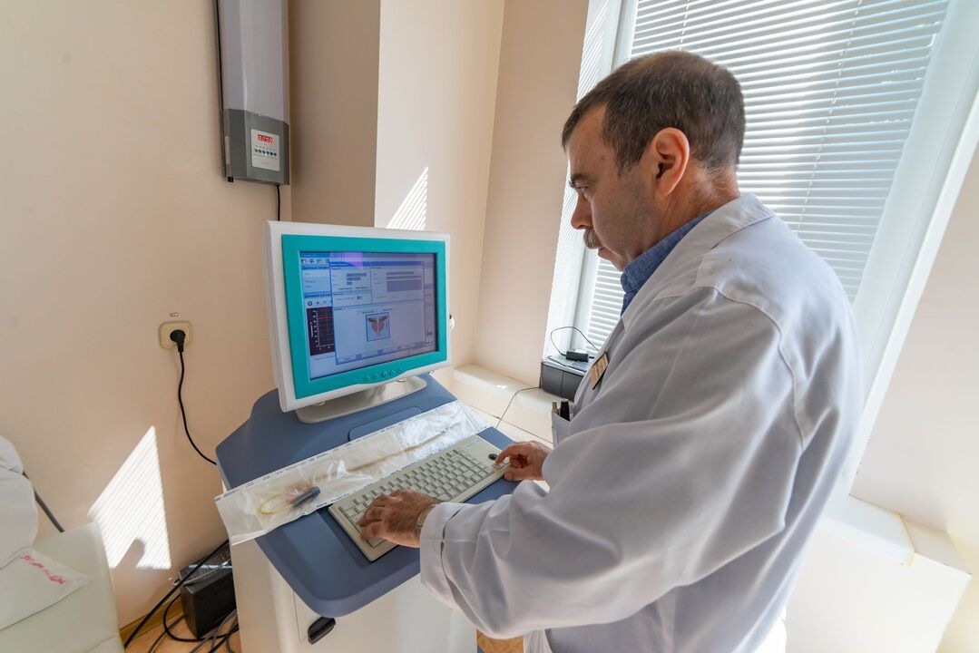 dispositif stationnaire pour le traitement de la prostatite